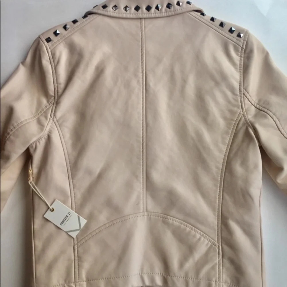 FOREVER 21 Moto Cream Studded Faux Leather Jacket Small BNWT - Picture 5 of 8